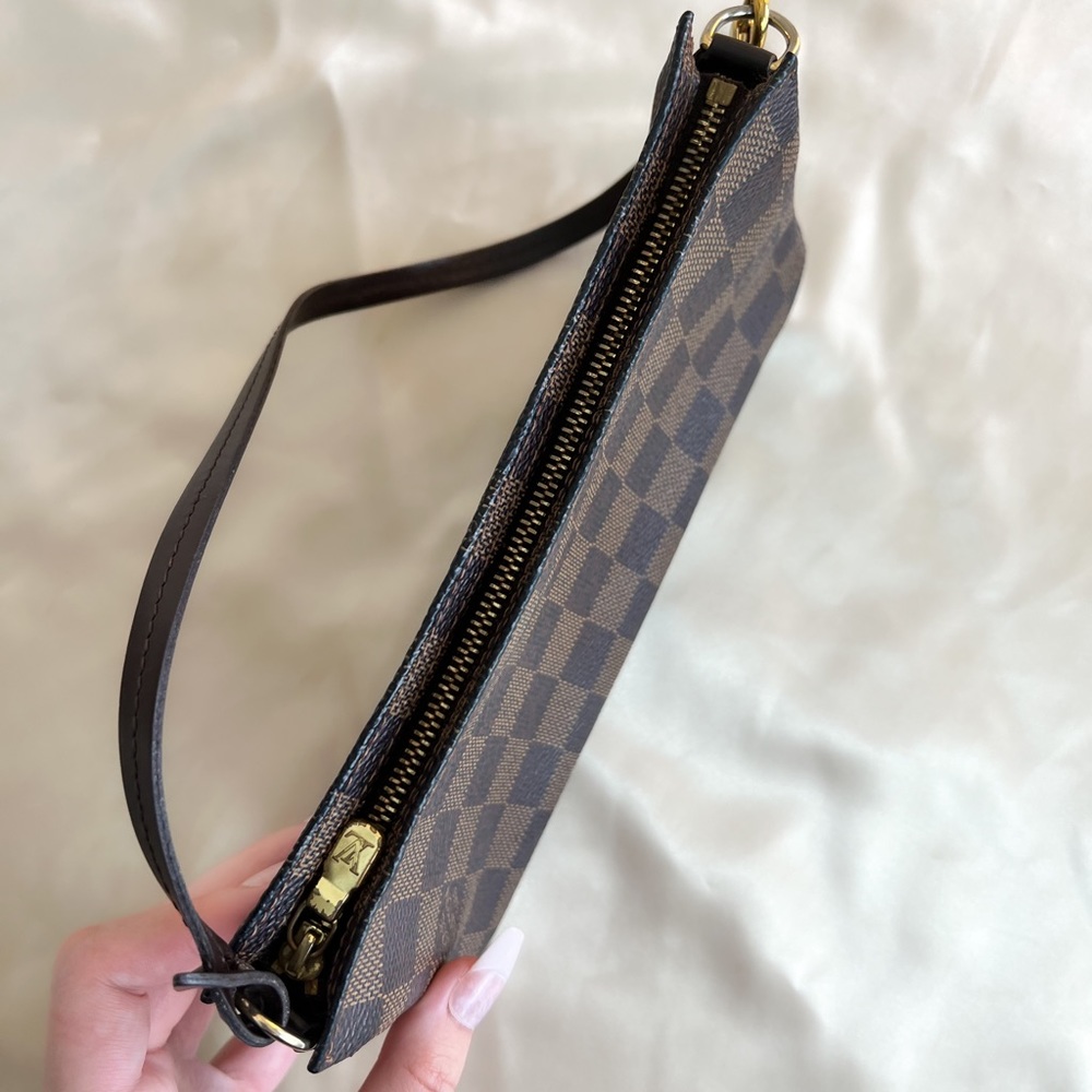 SOLD 🩷 Louis Vuitton Damier Navona Pochette Accessories - Picture 5 of 16